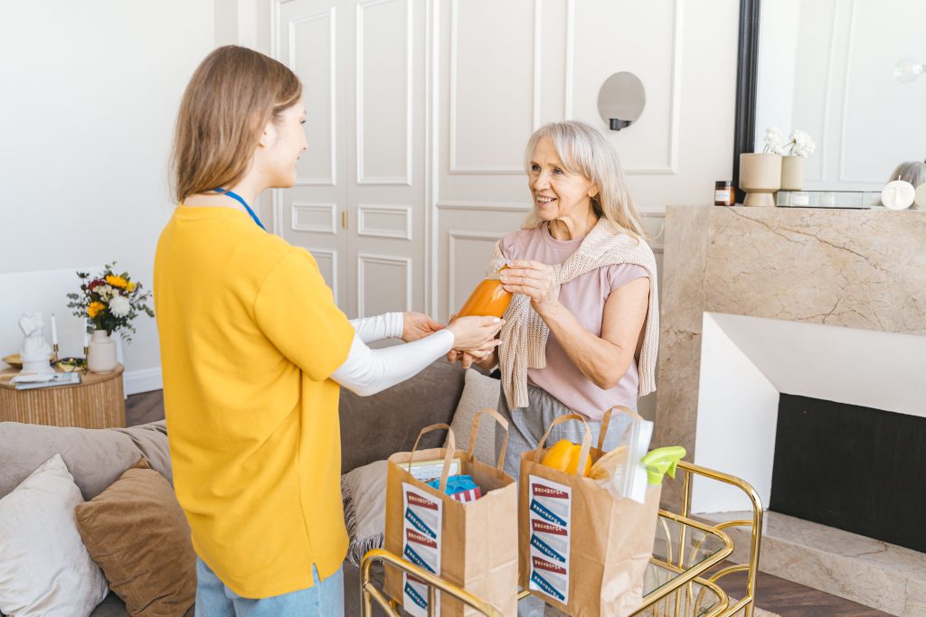 Choisir une aide à domicile : critères essentiels