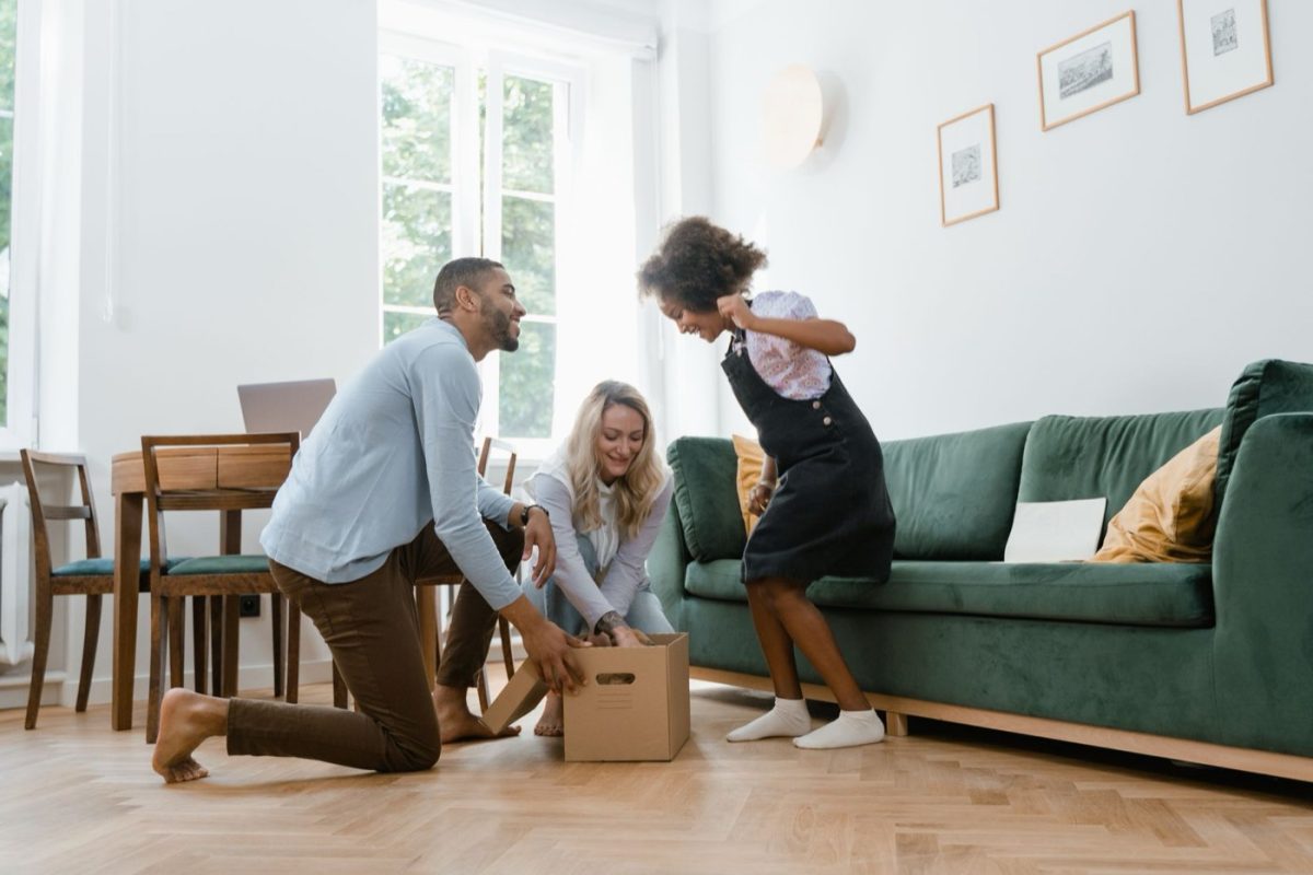 Partager un logement familial : options et précautions