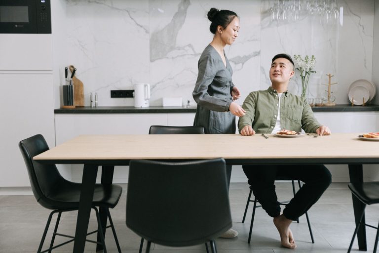 Couple : repérer les petits signes qui usent la relation au quotidien