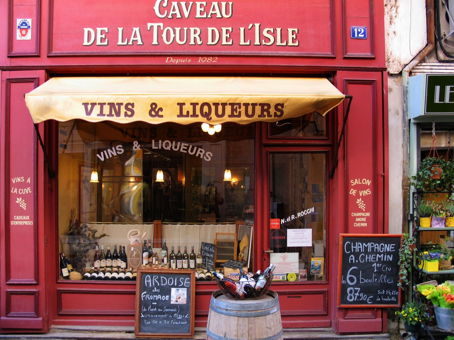 Plouescat : la Halle aux vins renaît grâce à deux amis audacieux !