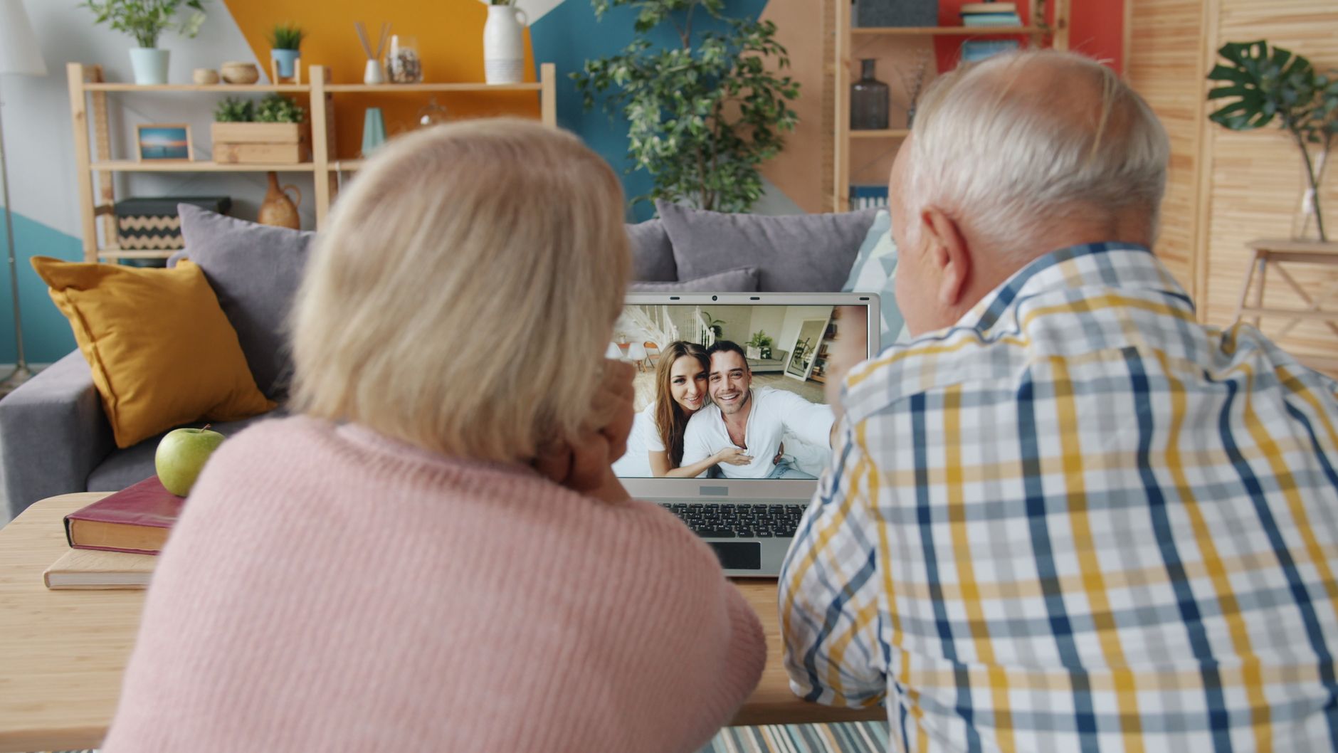 Comment les seniors font face à l'isolement et à la mobilité